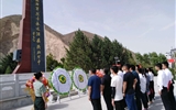“瞻仰革命先烈，弘揚(yáng)愛國(guó)精神”主題黨日活動(dòng)