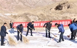 行政第二黨支部開展“創(chuàng)建文明城市，建設(shè)美麗鄉(xiāng)村行”主題黨日活動