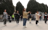 電子信息工程系分團(tuán)委組織開(kāi)展“你我共牽手，愛(ài)心送溫暖”志愿服務(wù)活動(dòng)