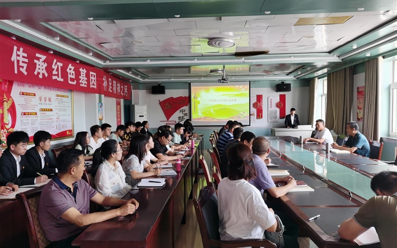 學(xué)院黨委委員、副院長(zhǎng)王永緒為機(jī)械制造系、汽車(chē) 工程系師生講專(zhuān)題黨課