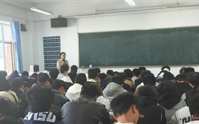 校長(zhǎng)李海軍深入教學(xué)一線聽課 調(diào)研指導(dǎo)思政課教學(xué)工作