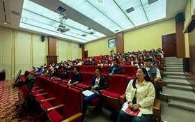 經(jīng)濟管理學(xué)院師生參加《站在新的起點認識伏羲文明》專題講座