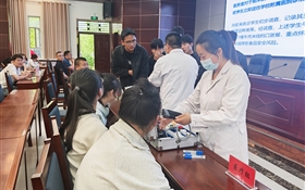 學校開展食品安全突發(fā)事件應急演練